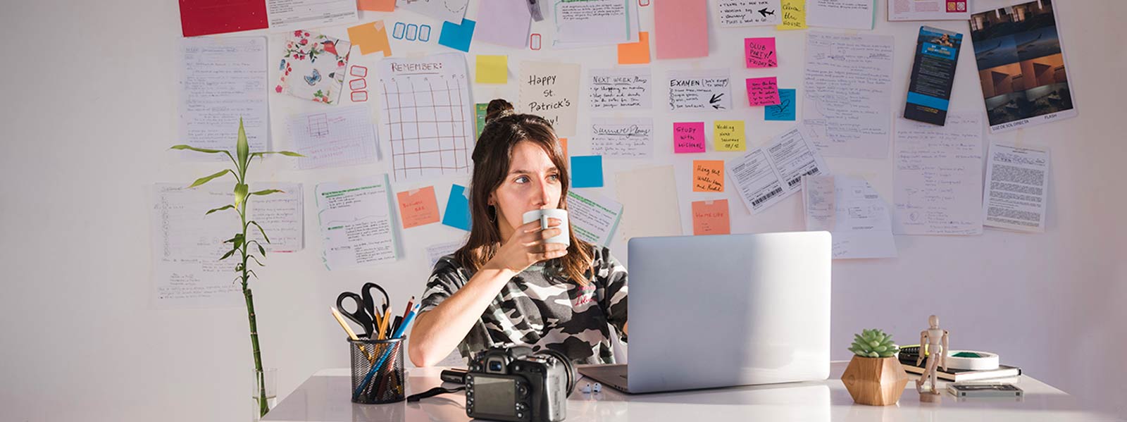 7 Desk Essentials Every Successful Women Has